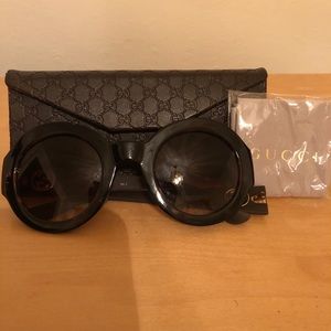 Gucci sunglasses (AUTHENTIC)